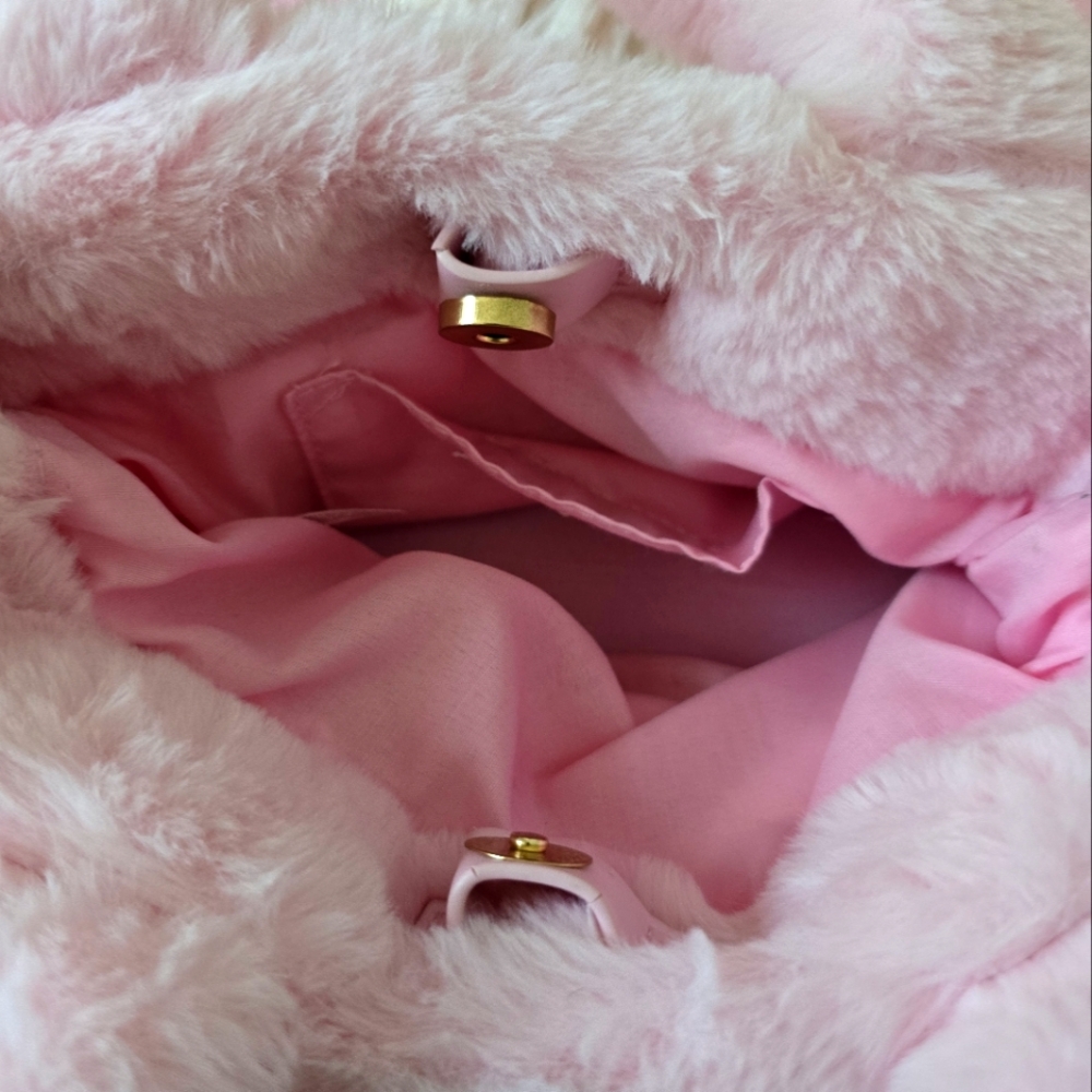 ☆ Icing Pink and Gold Shoulder Bag with Plush Texture and Rounded Shape - Picture 4 of 15